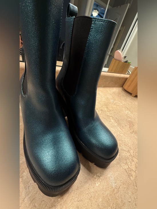 The Unbranded Brand Shoes - Metallic Teal Platform Chelsea Boot for Women